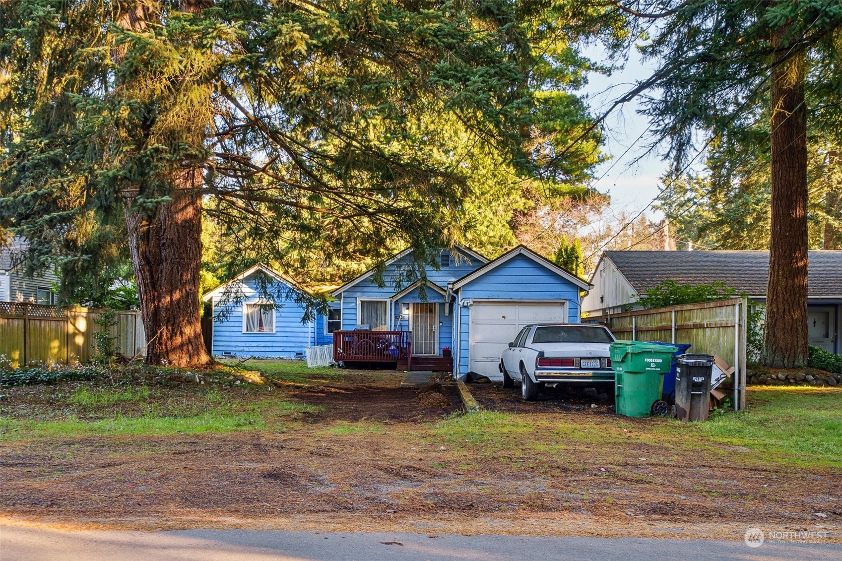 Property Photo:  14040  Ashworth Avenue N  WA 98133 