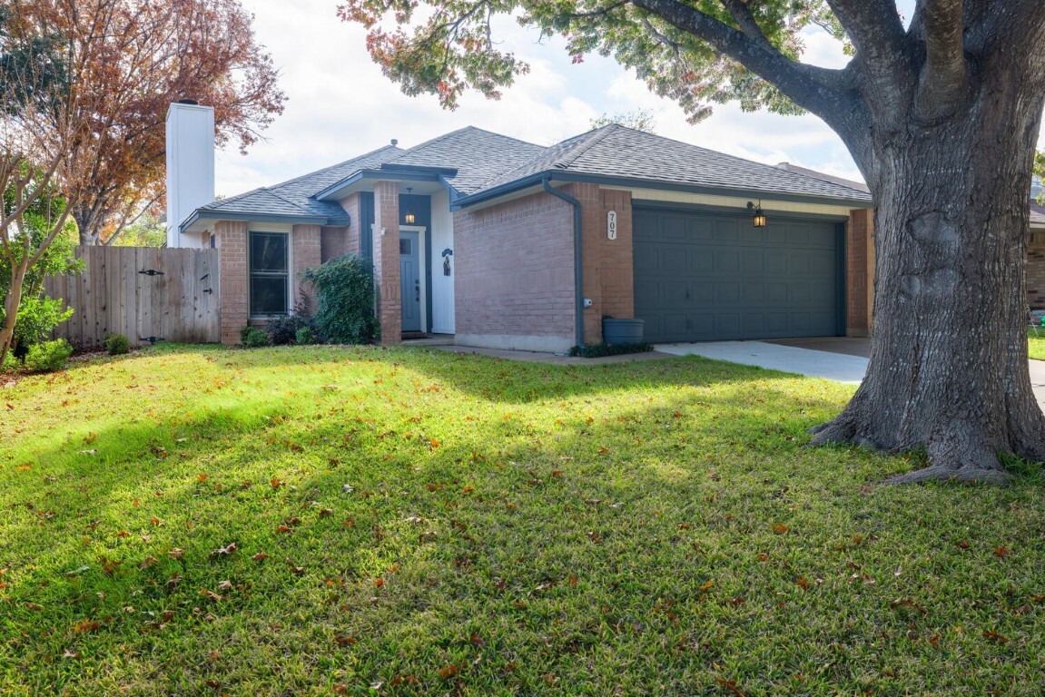 Property Photo:  707 Clearwater Trail  TX 78664 