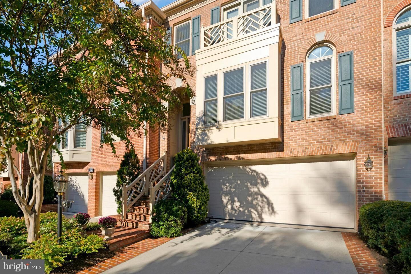 Property Photo:  1512 Hampton Hill Circle  VA 22101 