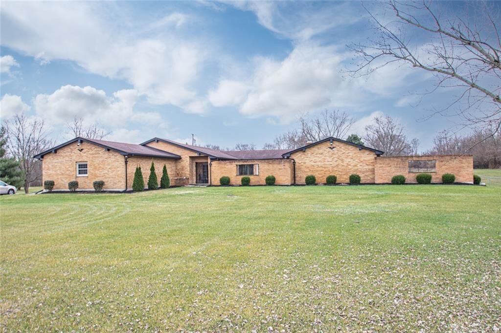 Property Photo: 8840 State Route 571 OH 45304
