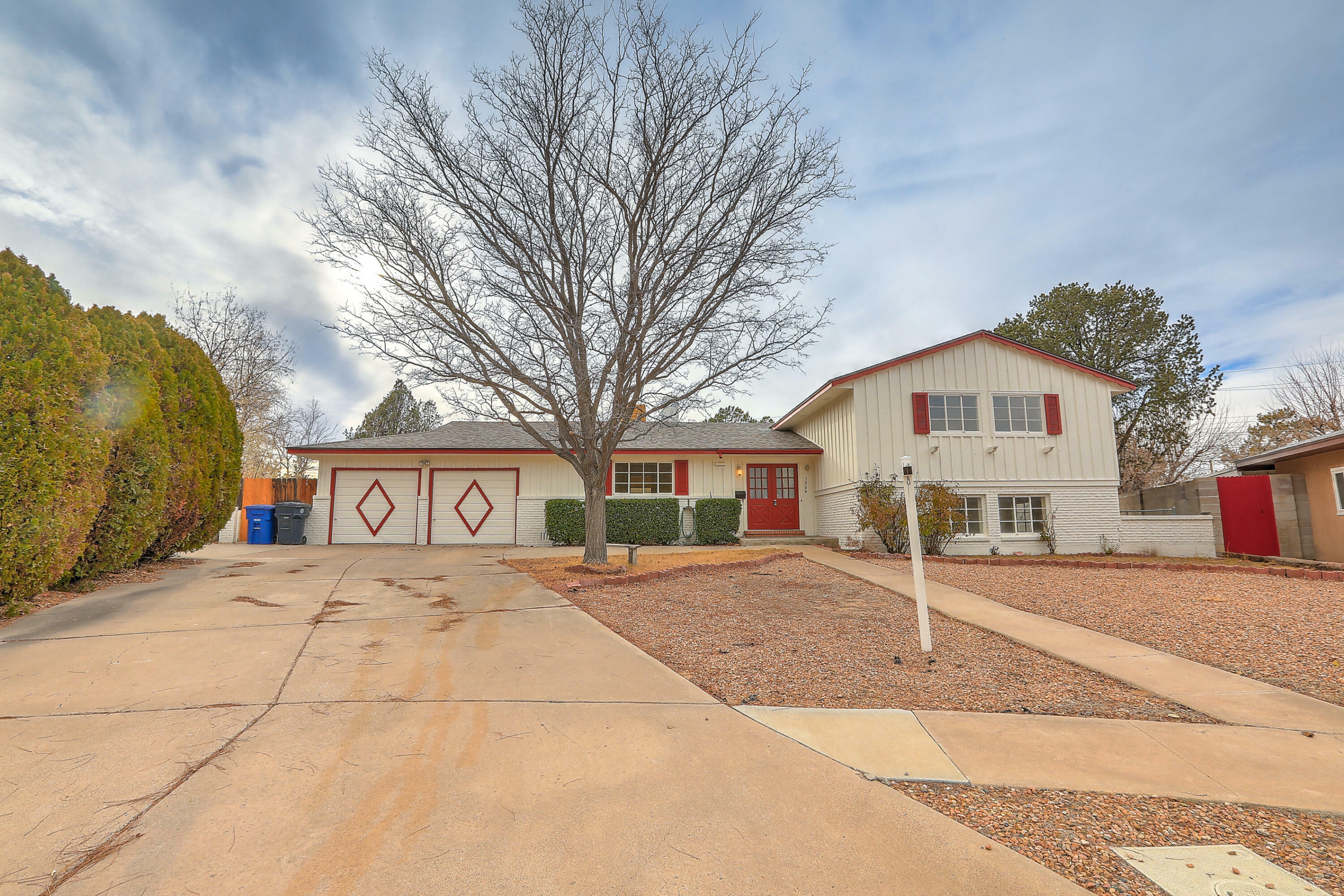 7004 Elna Court NE  Albuquerque NM 87110 photo