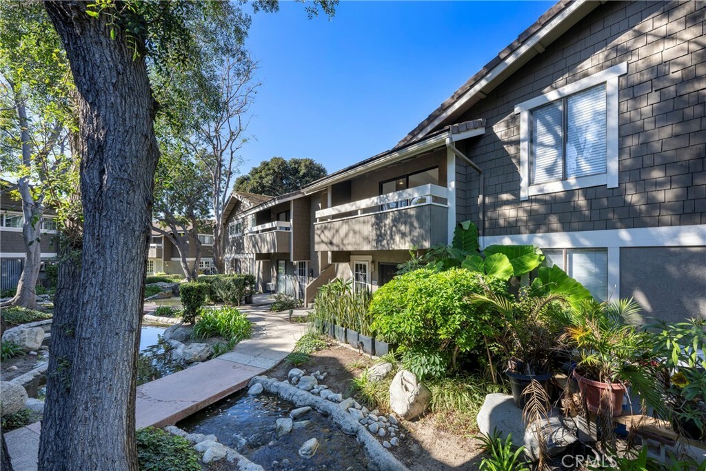 Property Photo:  174 Streamwood  CA 92620 