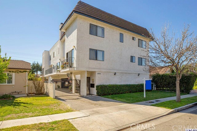 Property Photo:  464 W Lexington Drive 4  CA 91203 