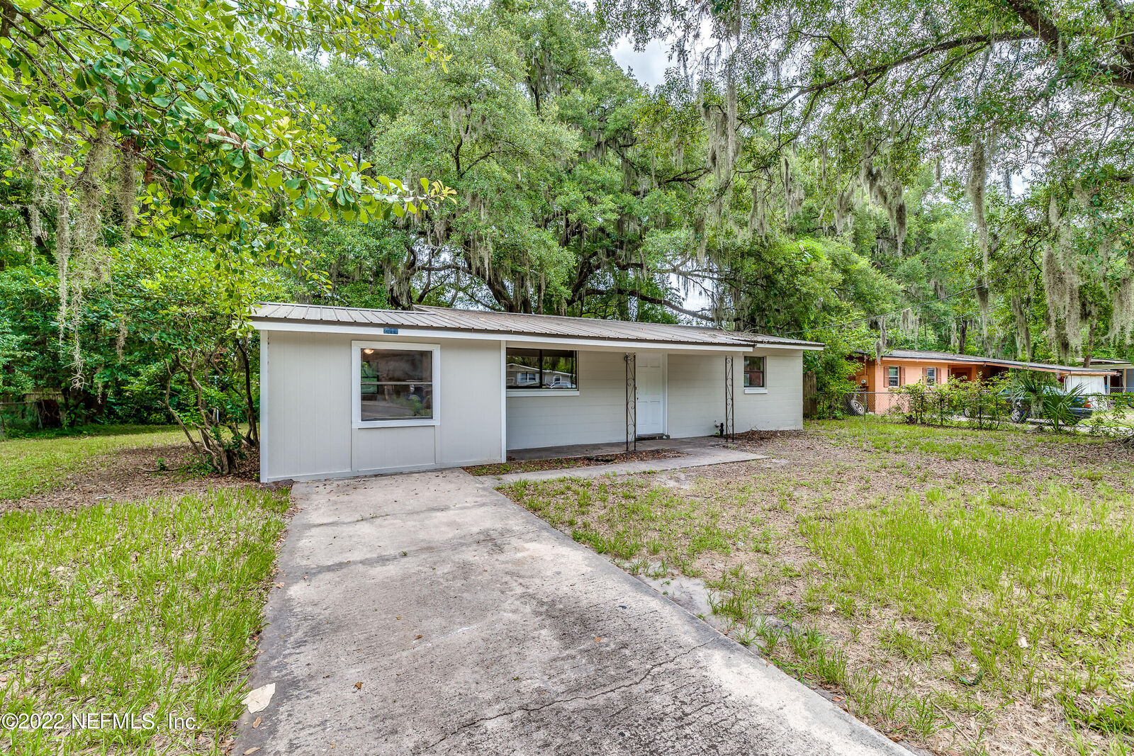 Property Photo: 2517 Red Robin Drive E FL 32210
