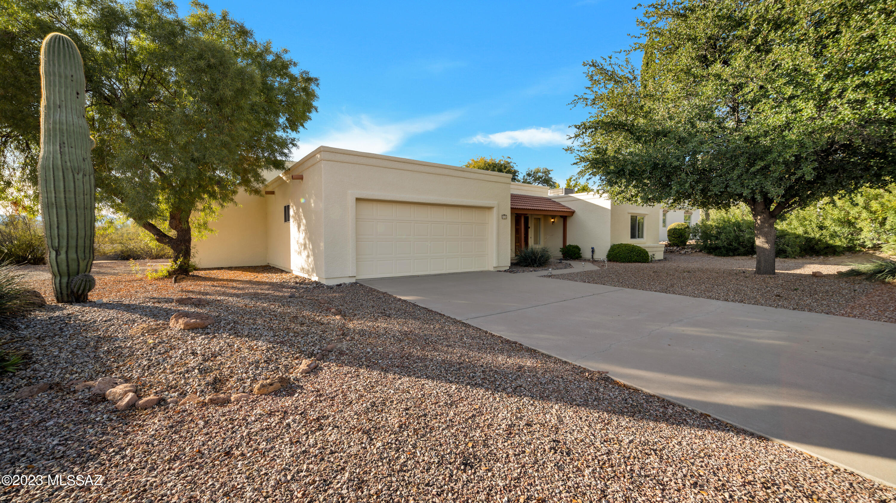 Property Photo: 1333 W Paseo Famoso AZ 85629