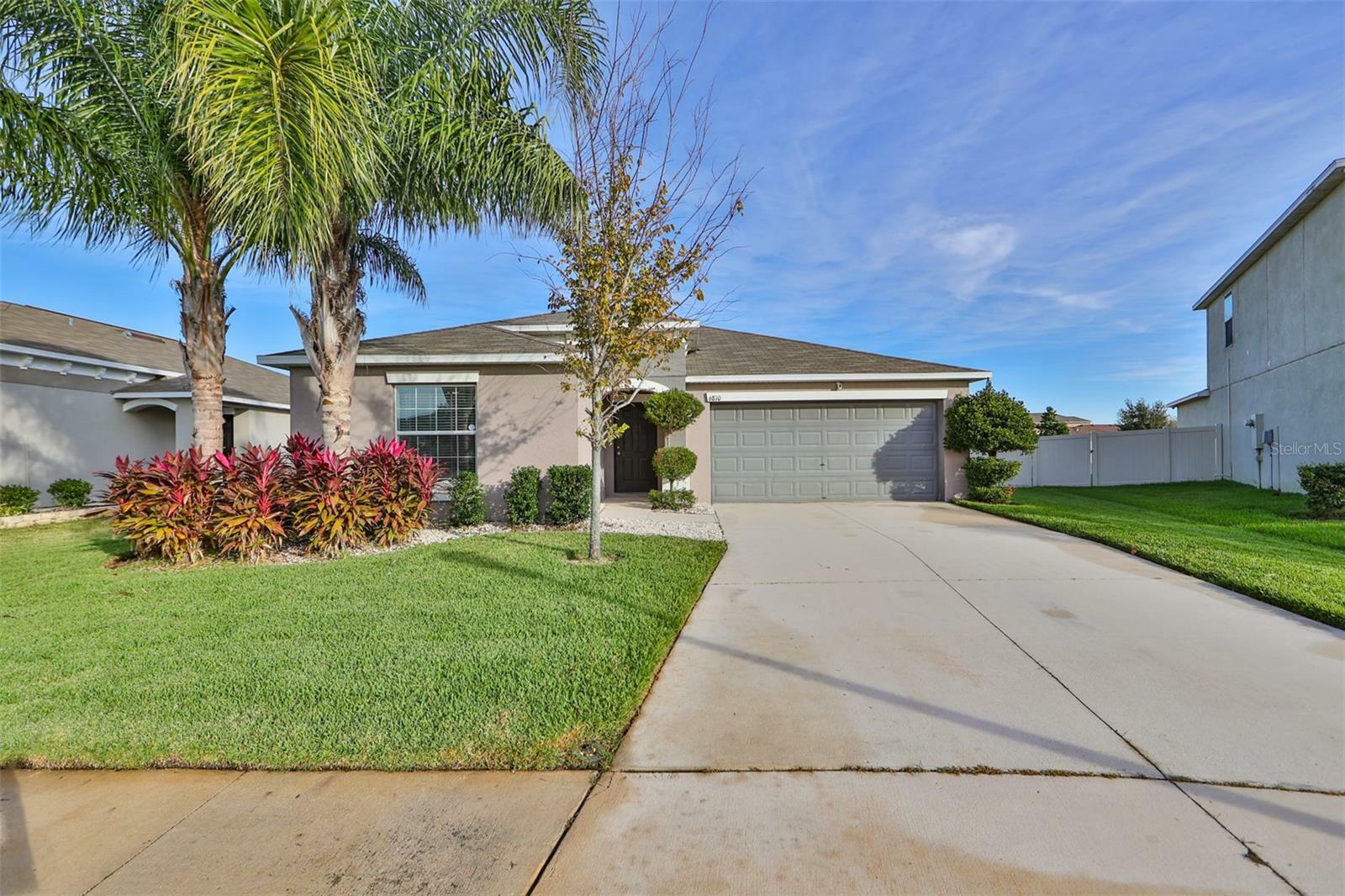 Property Photo:  6810 Hazelnut Spice Drive  FL 33573 