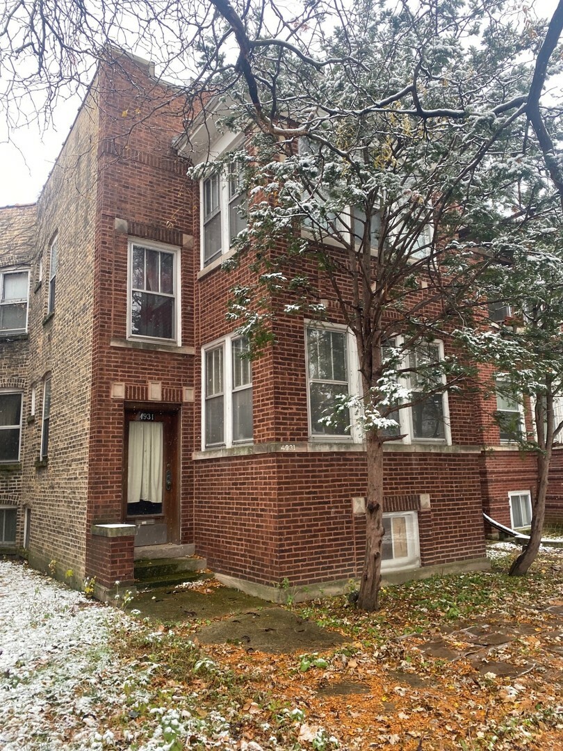 Property Photo: 4931 N Monticello Avenue IL 60625