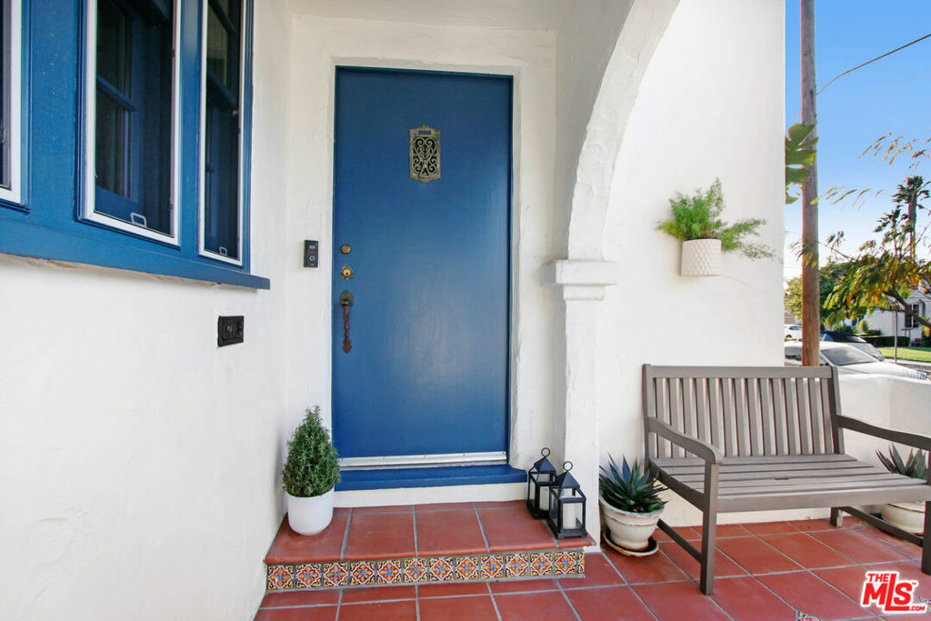 Property Photo:  1662 S Stanley Avenue  CA 90019 