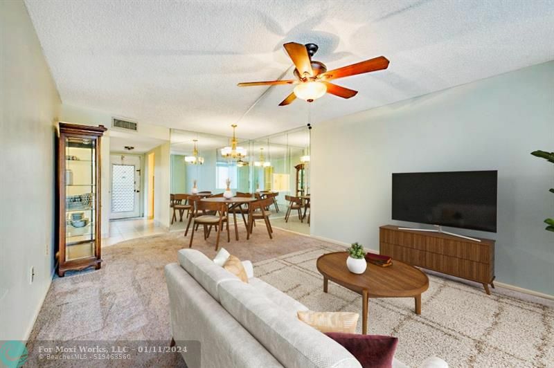 Property Photo: 3001 E Sunrise Lakes Dr 112 FL 33322