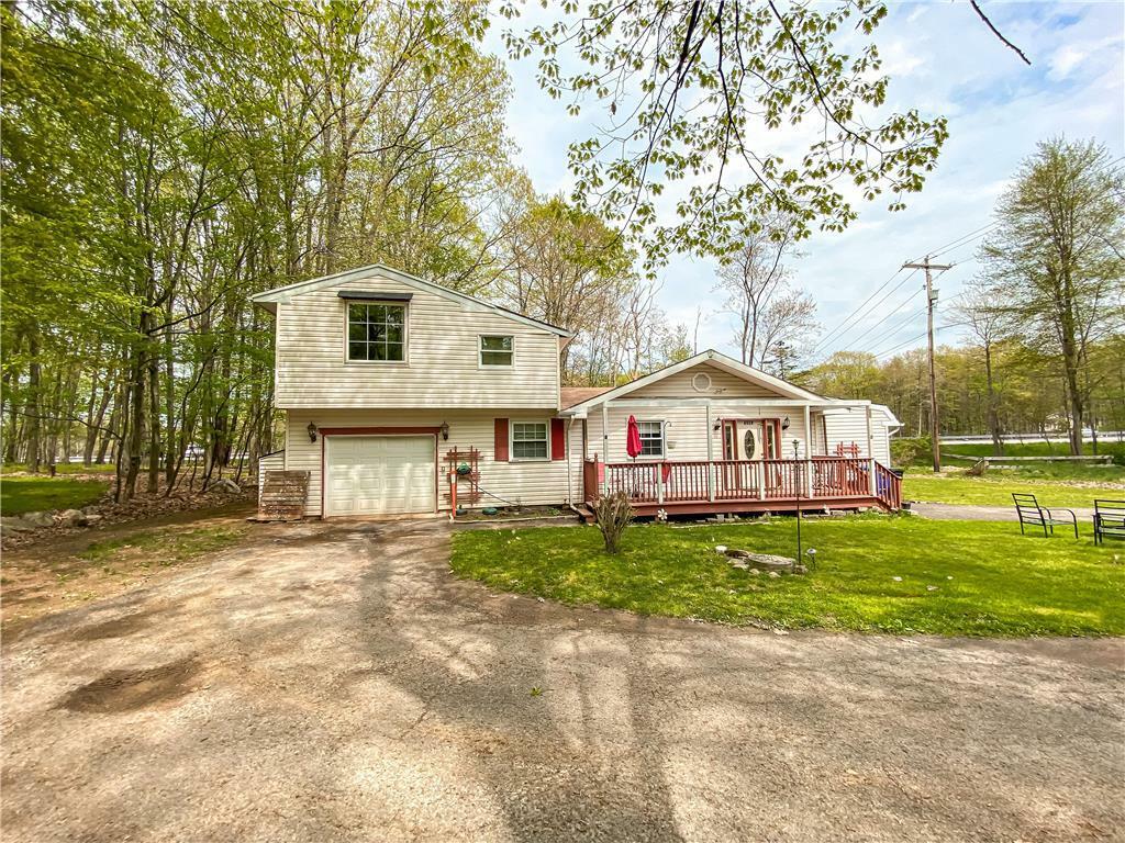 Property Photo:  6529 Laurel Road  PA 18346 