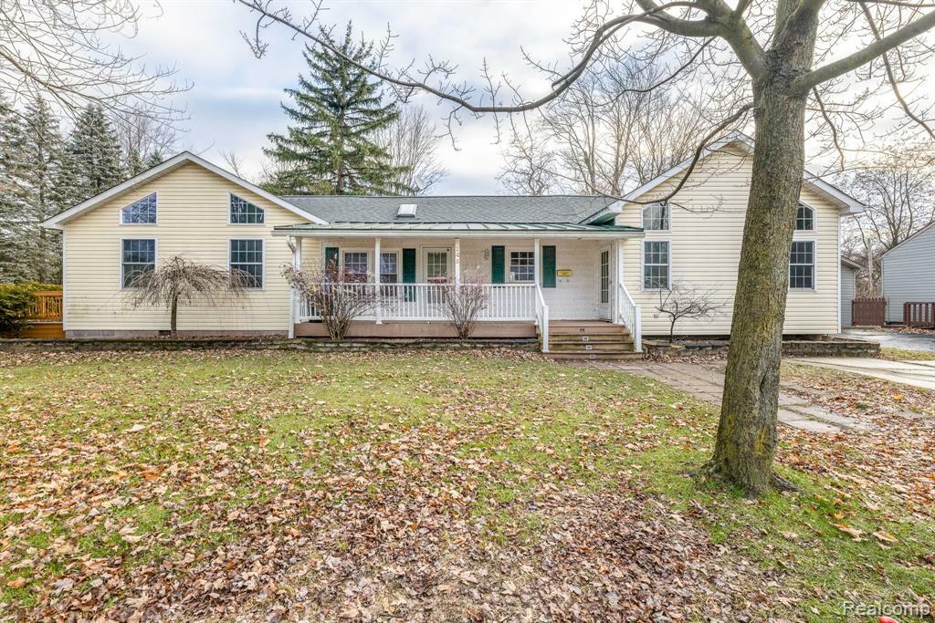 Property Photo:  145 Davis Street  MI 48422 1335 