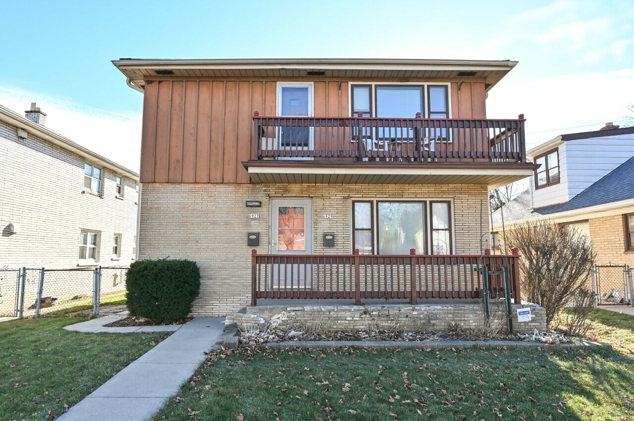 Property Photo:  6927 W Hampton Ave 6929  WI 53218 