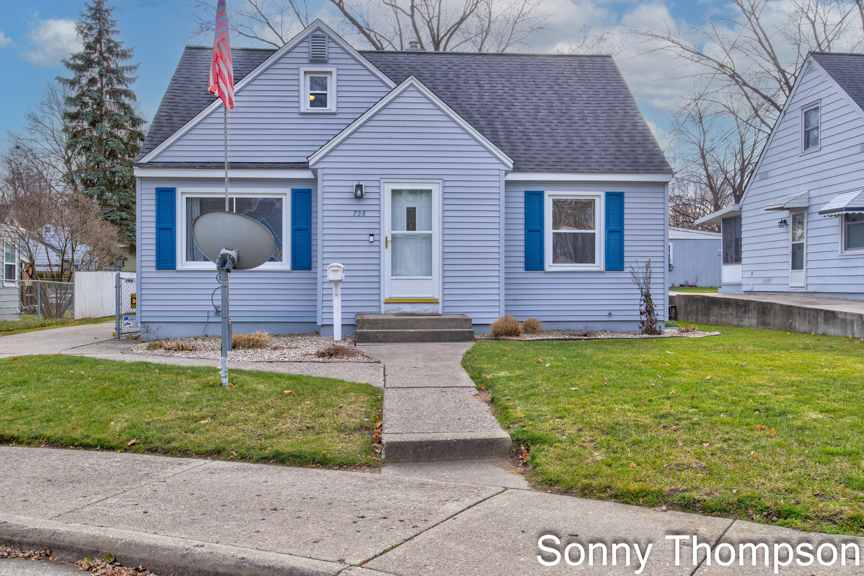 Property Photo: 728 Colrain Street SW MI 49509
