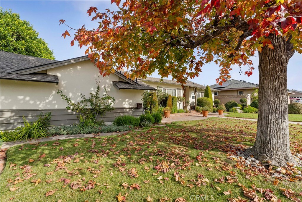 Property Photo:  727 E Navilla Place  CA 91723 