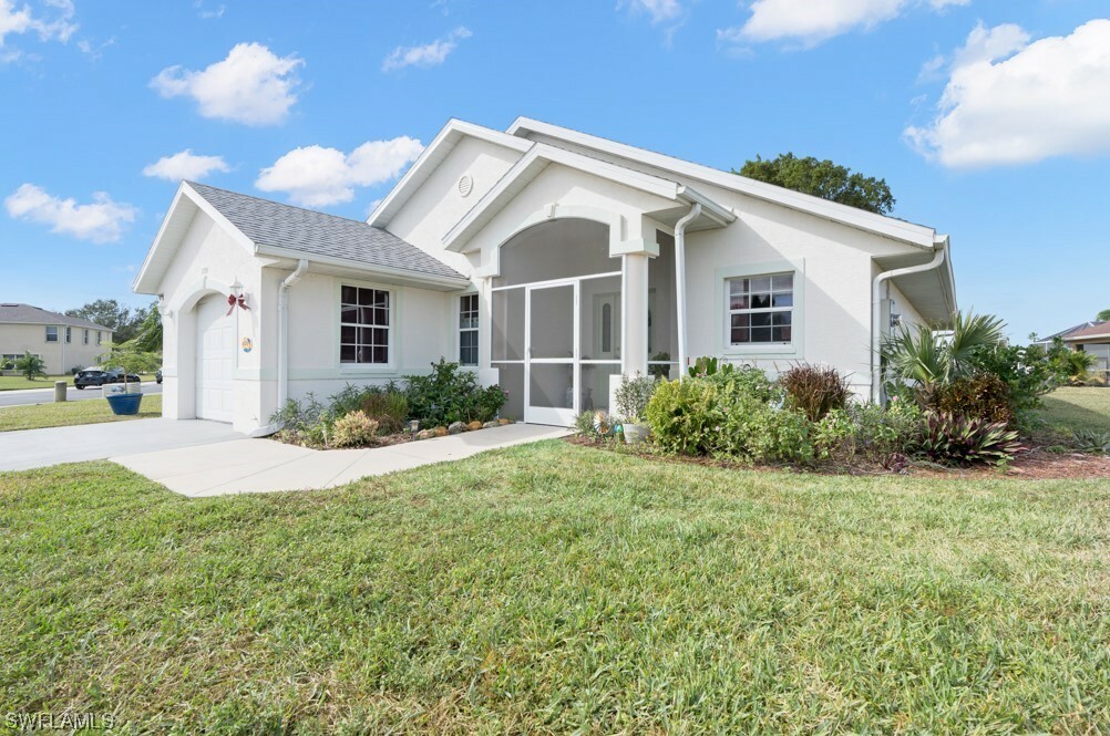 Property Photo:  8320 Gassner Way  FL 33972 