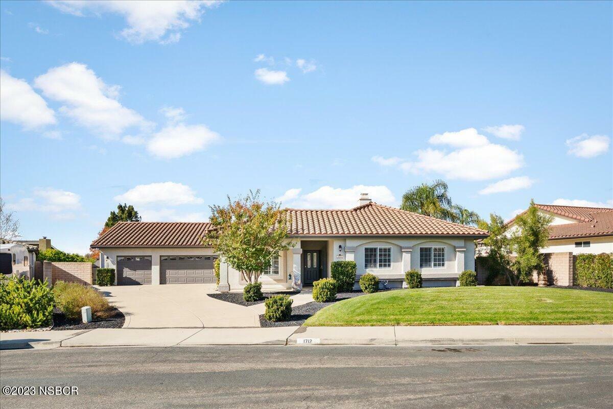 Property Photo:  1712 Horseman Court  CA 93454 