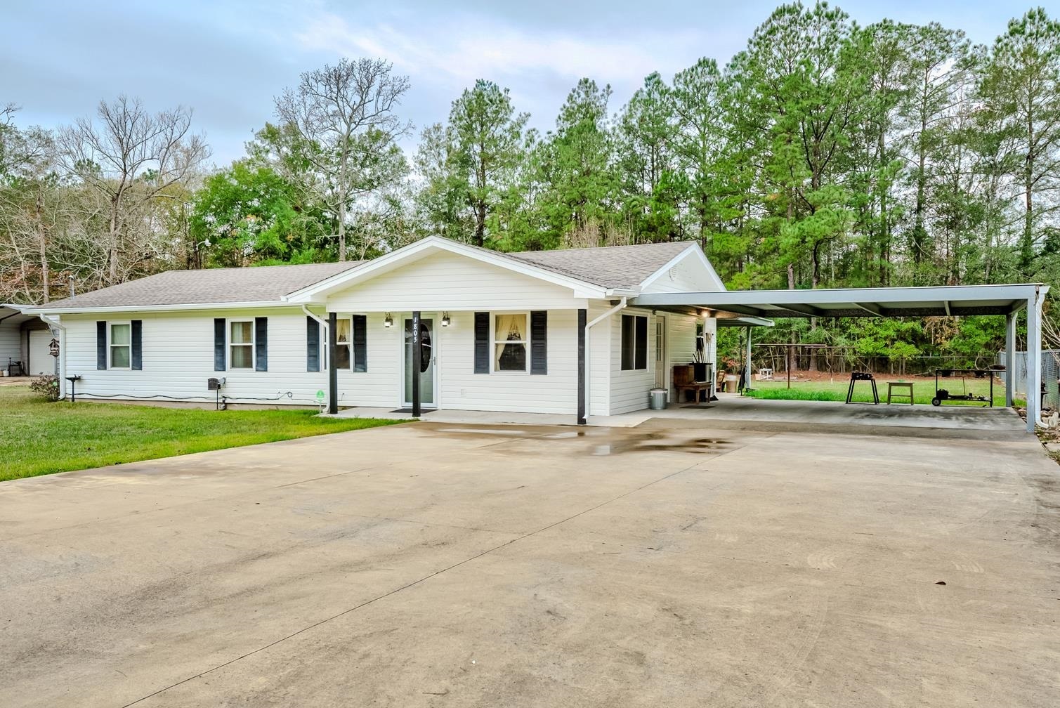 Property Photo:  1805 Fox Drive  TX 77662 