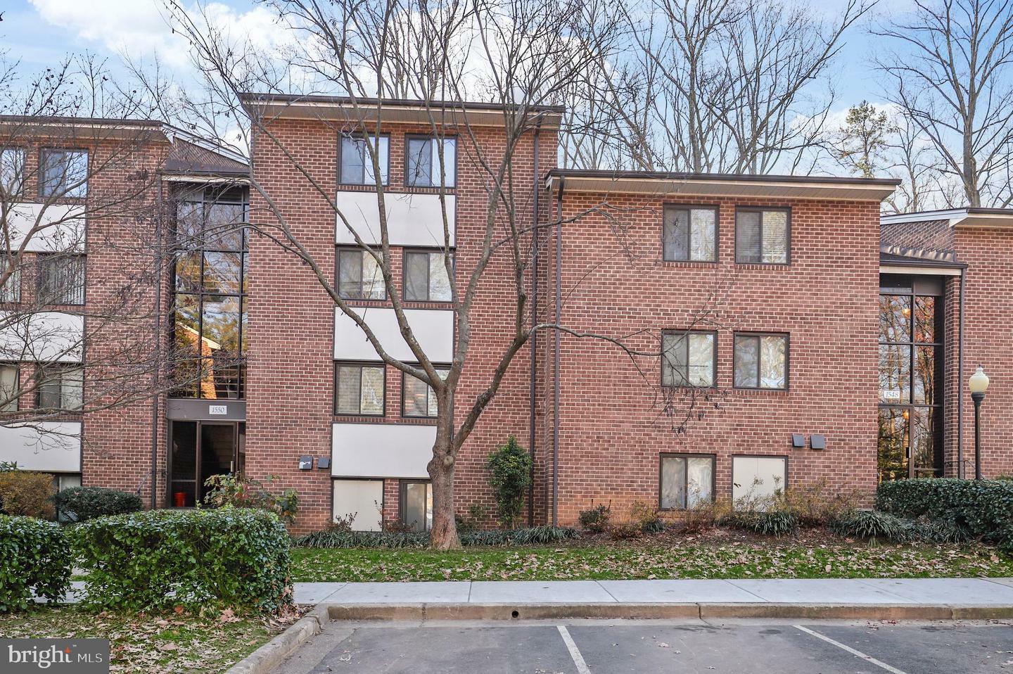 Property Photo:  1550 Northgate Square 12B  VA 20190 