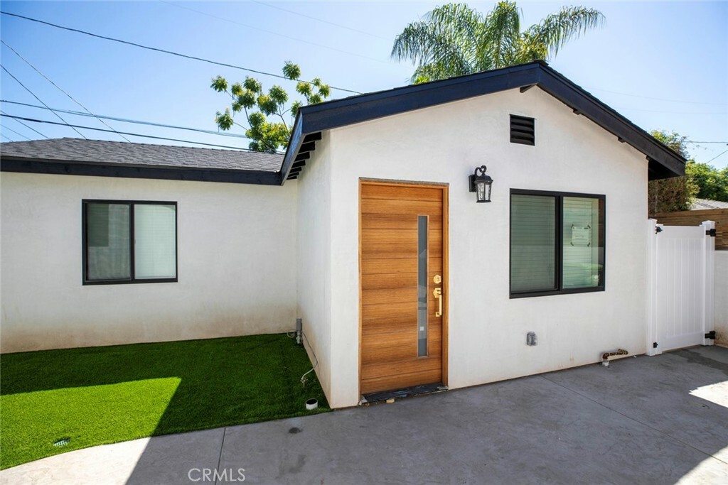 Property Photo:  8004 Glider Avenue  CA 90045 