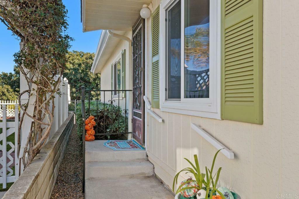 Property Photo: 633 Via Bogota CA 92081