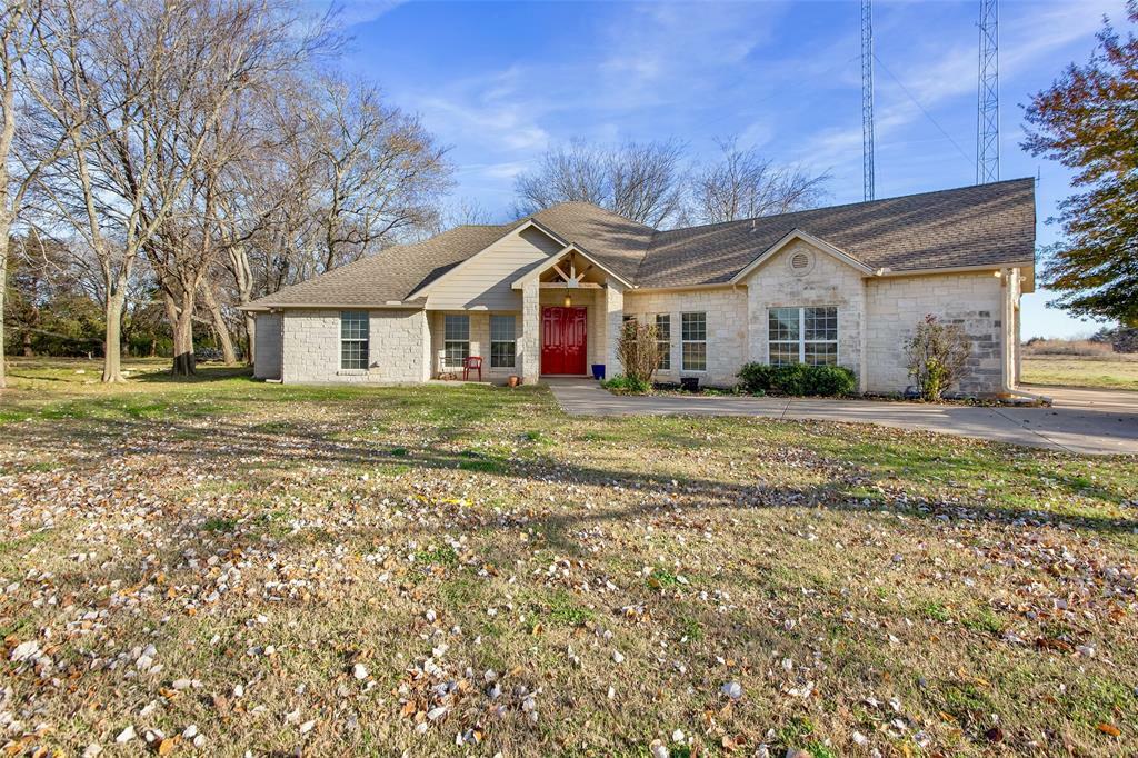 Property Photo:  723 County Road 1415  TX 75418 