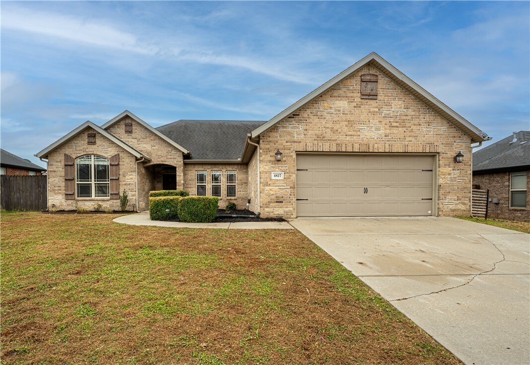 4827 Tumbleweed Street  Fayetteville AR 72704 photo