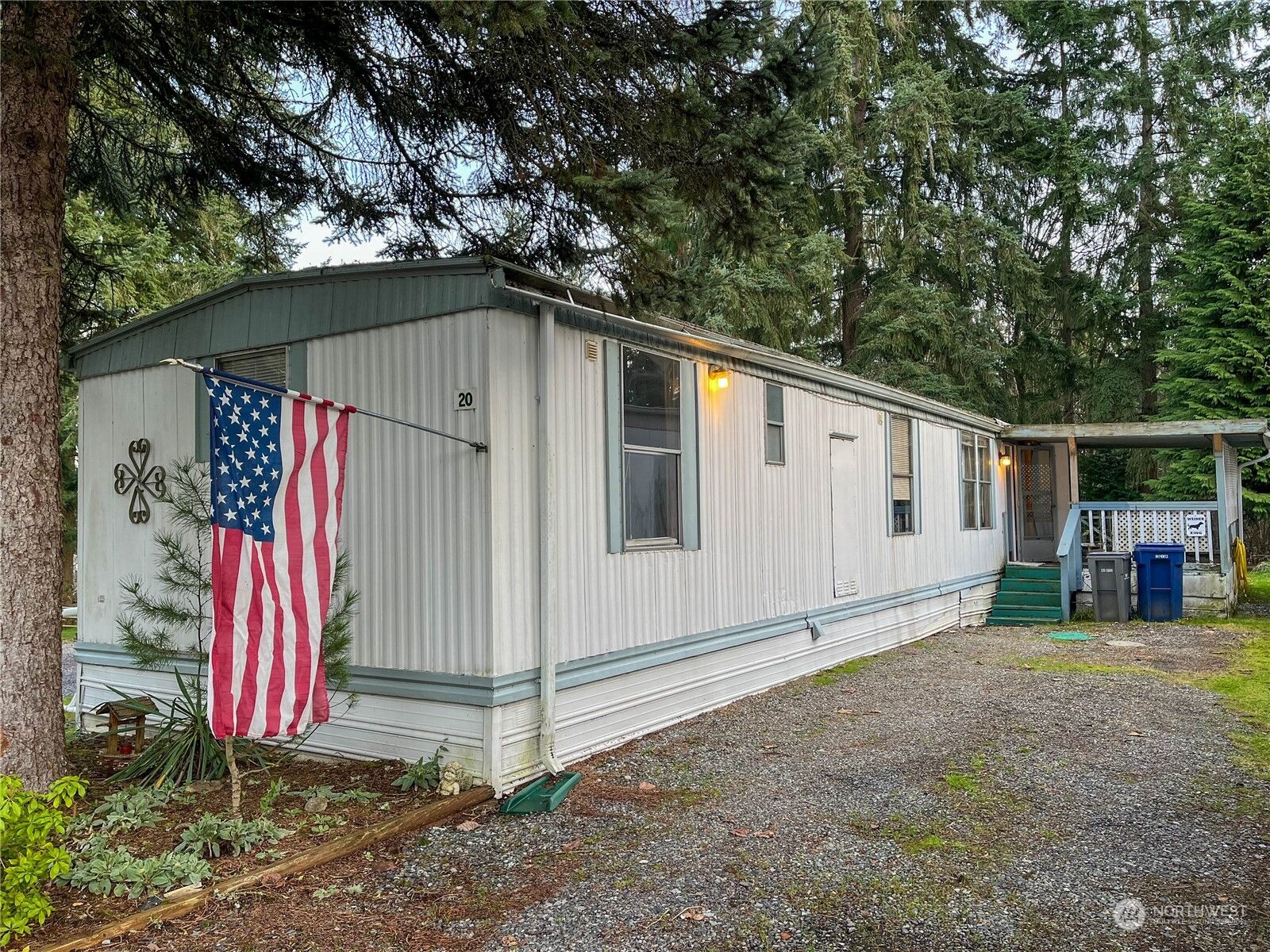 Property Photo: 17410 87th Avenue SE 20 WA 98296