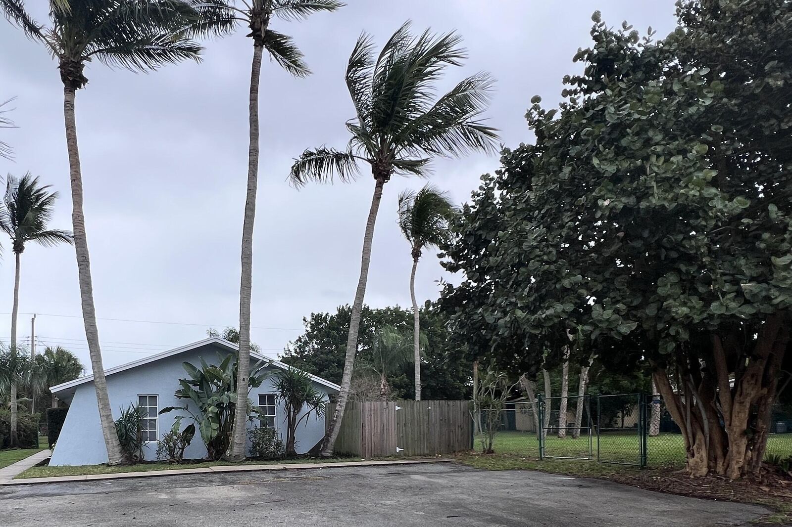 Property Photo:  9287 Sunrise Drive  FL 33403 