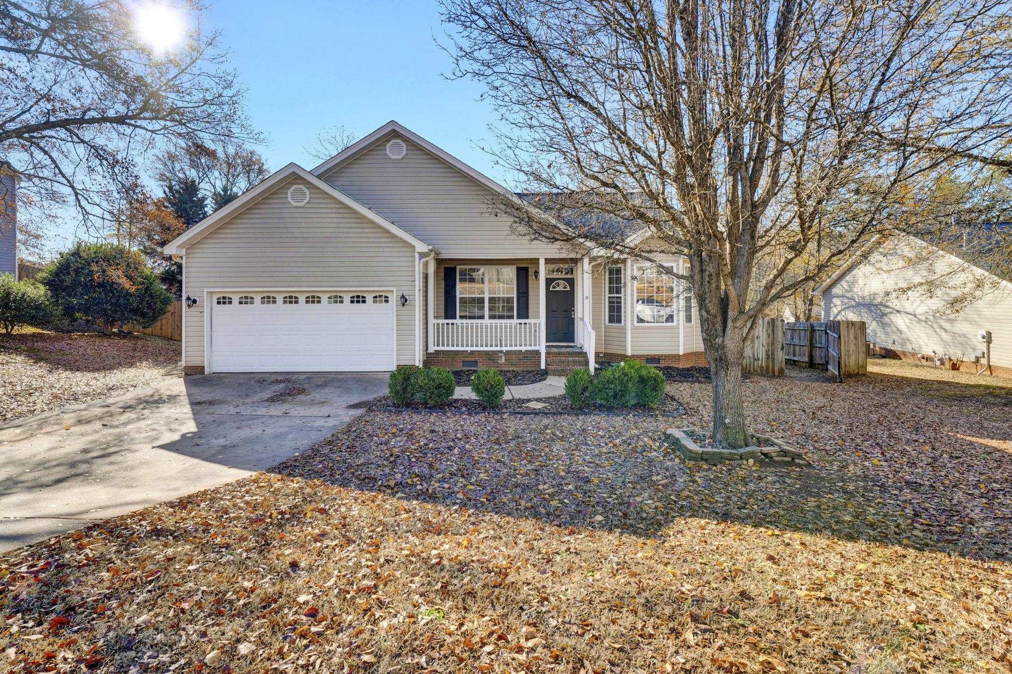 Property Photo: 627 Geranium Lane SC 29365