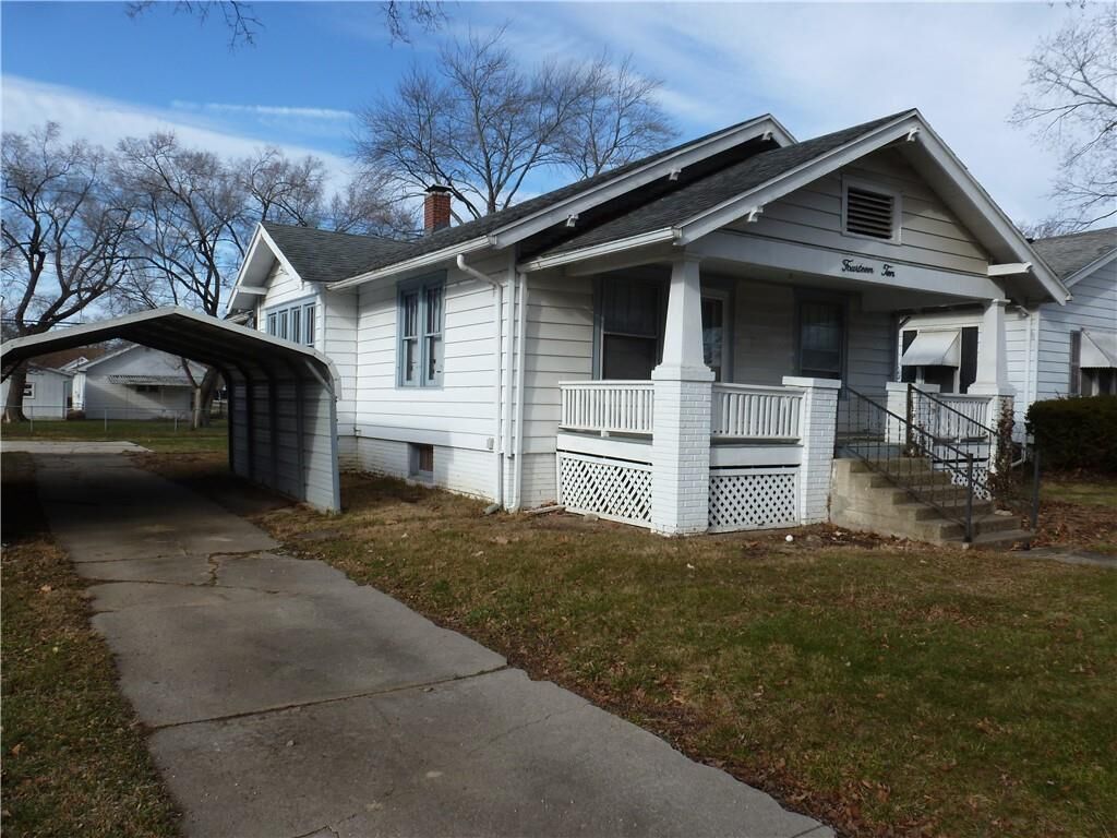 Property Photo: 1410 N Gilbert Street 61832