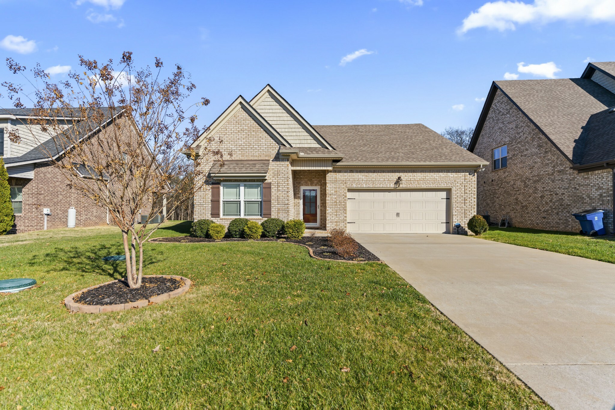 Property Photo:  530 Ruby Oaks Ln  TN 37128 