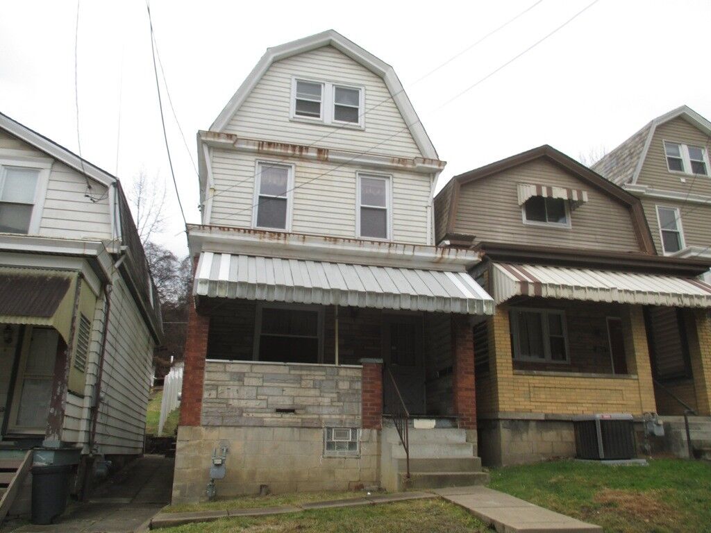 Property Photo: 2616 Salisbury St PA 15210