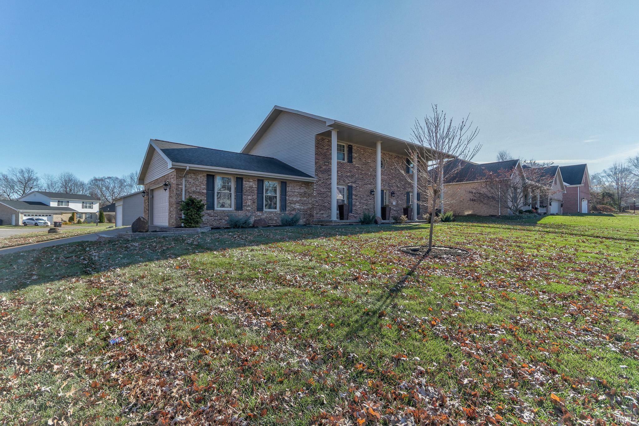 Property Photo:  4644 Stonegate Drive  IN 47630-2795 