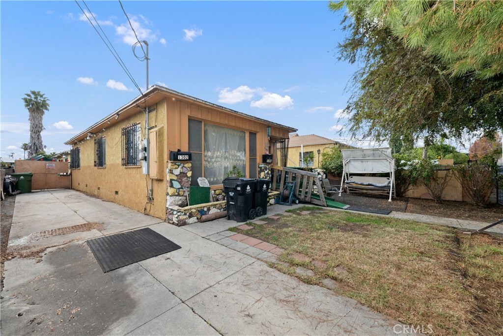 Property Photo:  1300 E 108th Street  CA 90059 