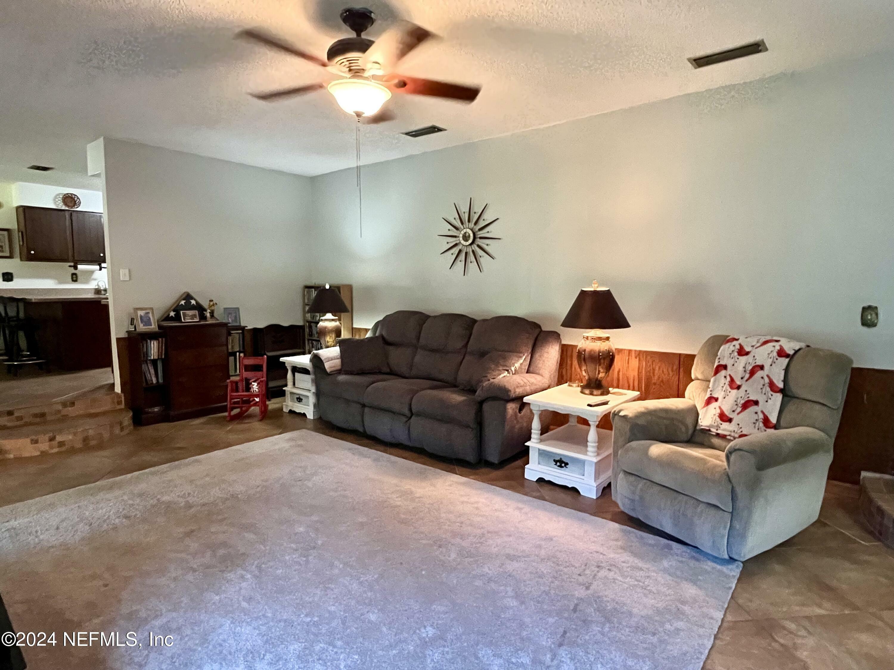 Property Photo:  623 State Road 20  FL 32177 