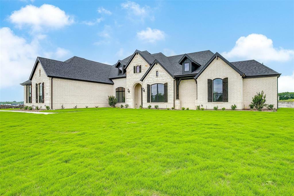 Property Photo:  130 Aiden Drive  TX 75165 