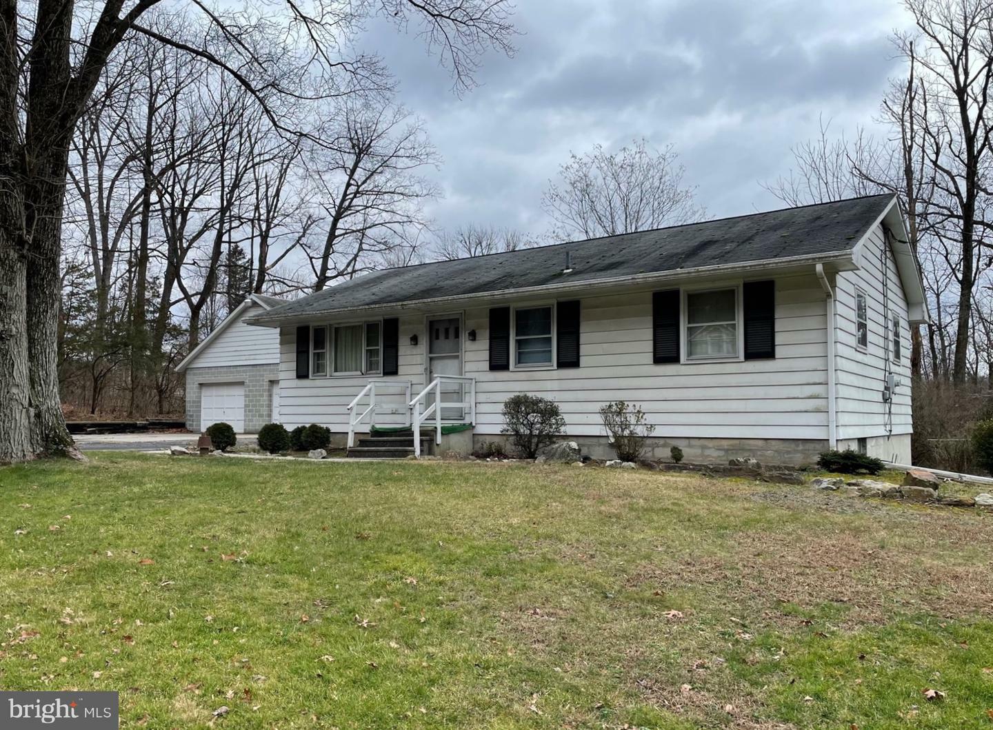 Property Photo:  467 Gelsinger Road  PA 19608 