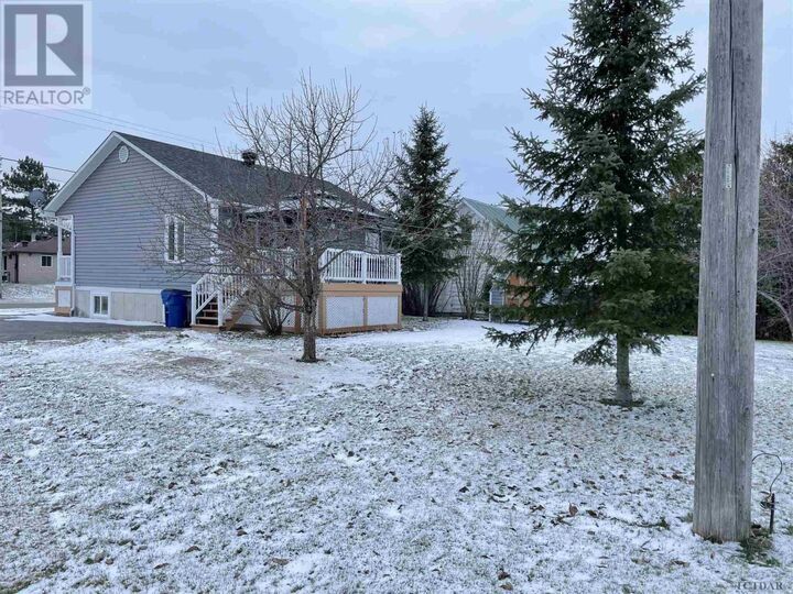 House for sale in Earlton 34 Tenth St W, Earlton, ON P0J 1E0