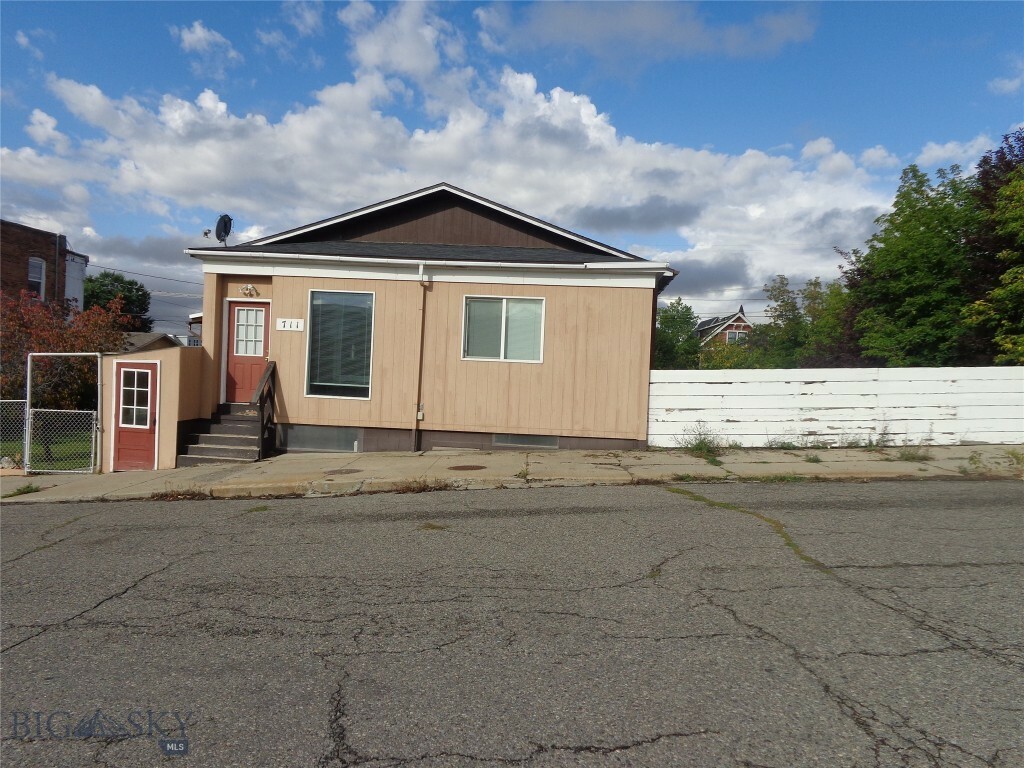 Property Photo:  709-711 S Colorado Street  MT 59701 