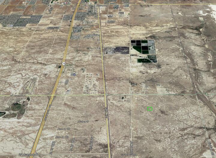 Property Photo:  Vic Avenue A4 &Amp 10 St West  CA 93534 