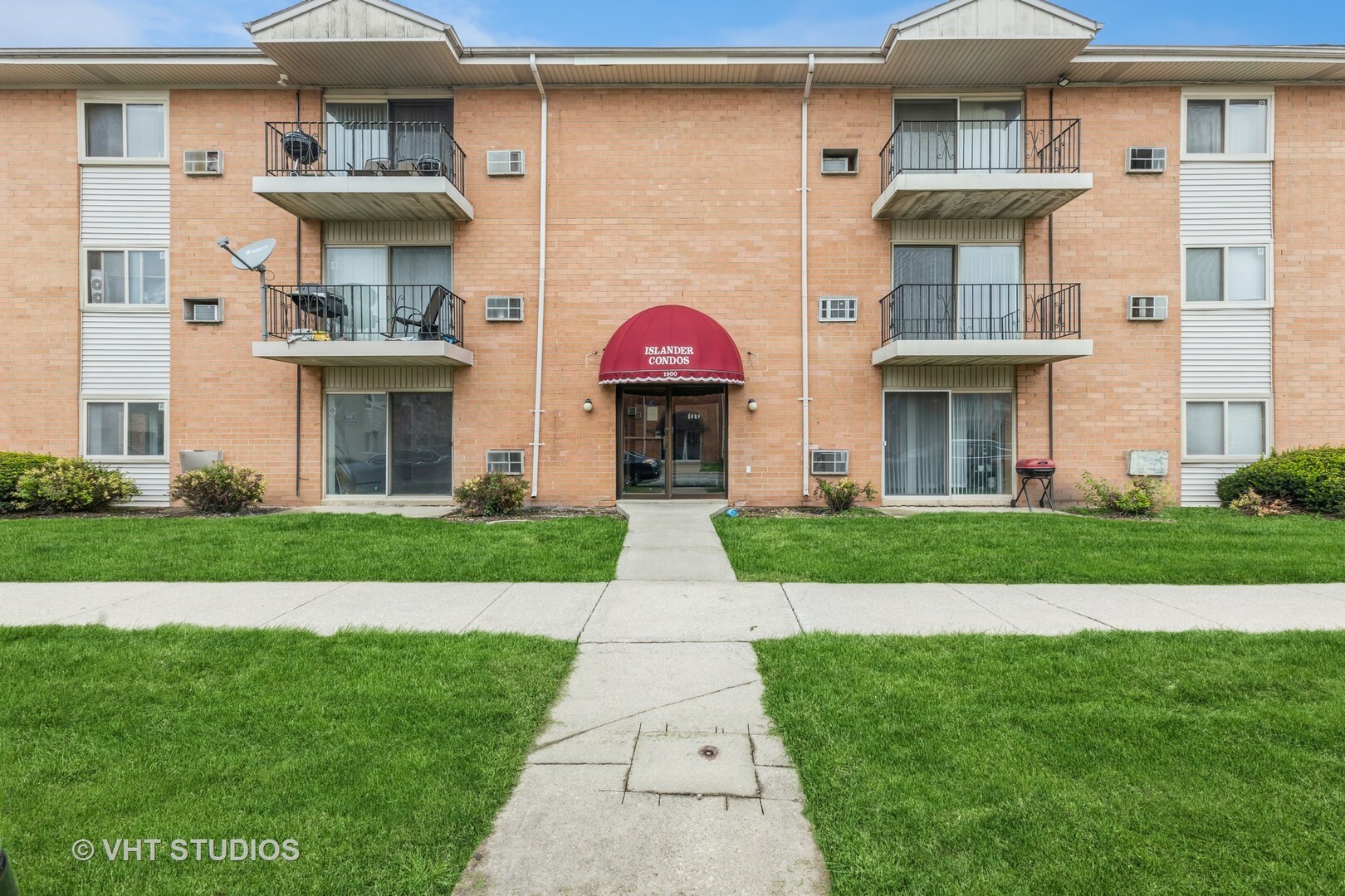 Property Photo:  1900 W Canal Street 1A  IL 60406 