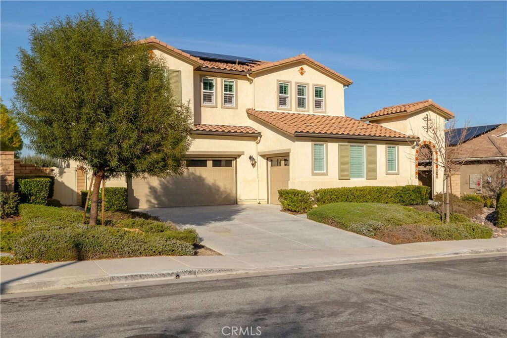 Property Photo:  24892 Paradise Meadows Drive  CA 92584 