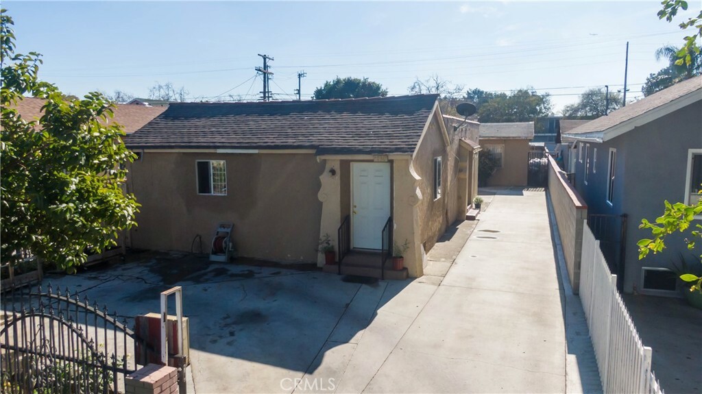 Property Photo:  1130 W 58th Place  CA 90044 