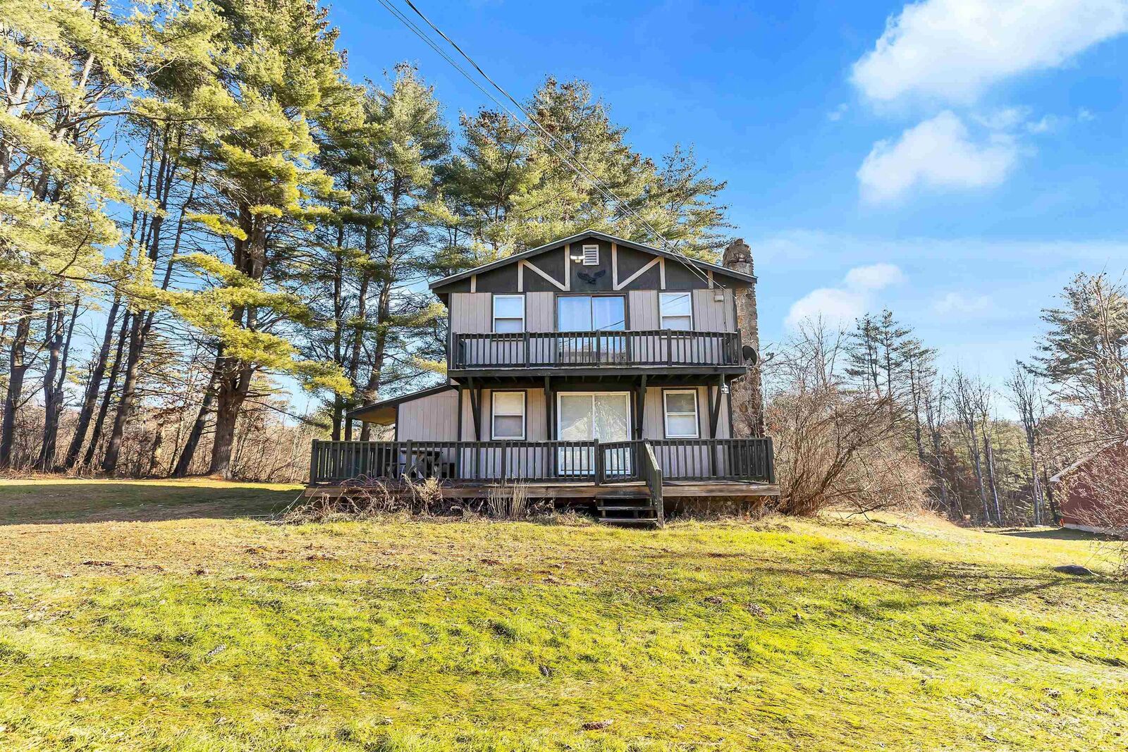 Property Photo:  18 Brackett Lane  NH 03276 