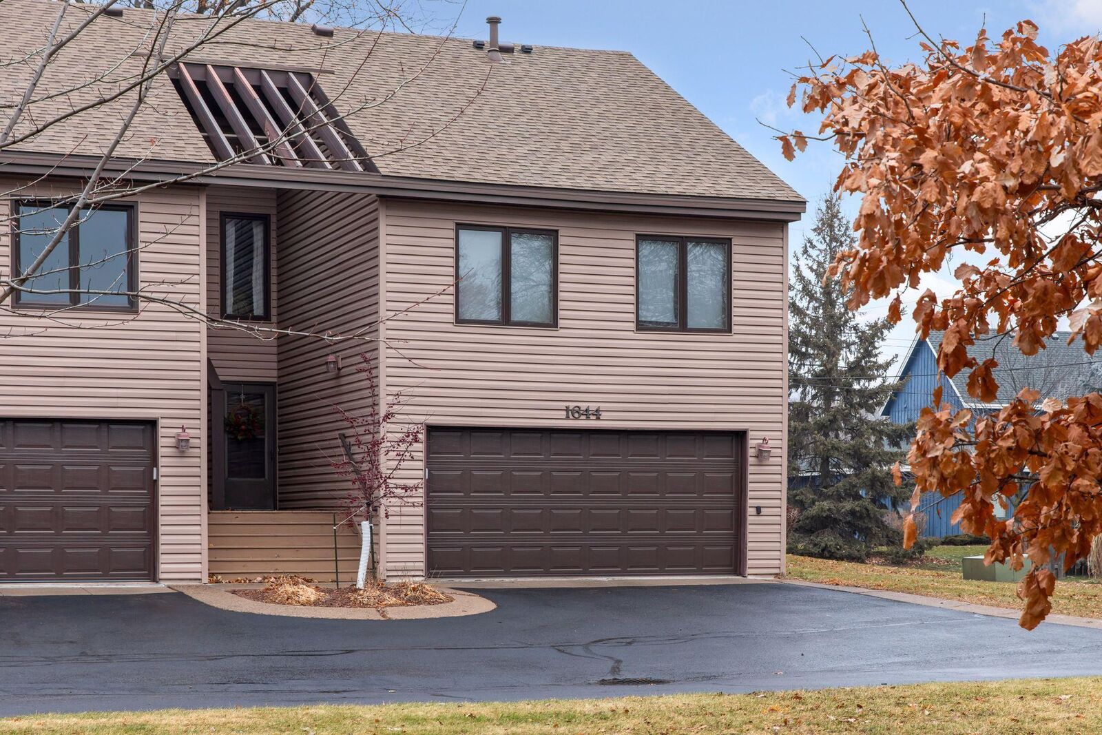 Property Photo: 1644 Cope Avenue E MN 55109