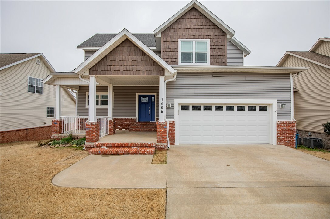 Property Photo:  1406 Benjamin Green  AR 72712 