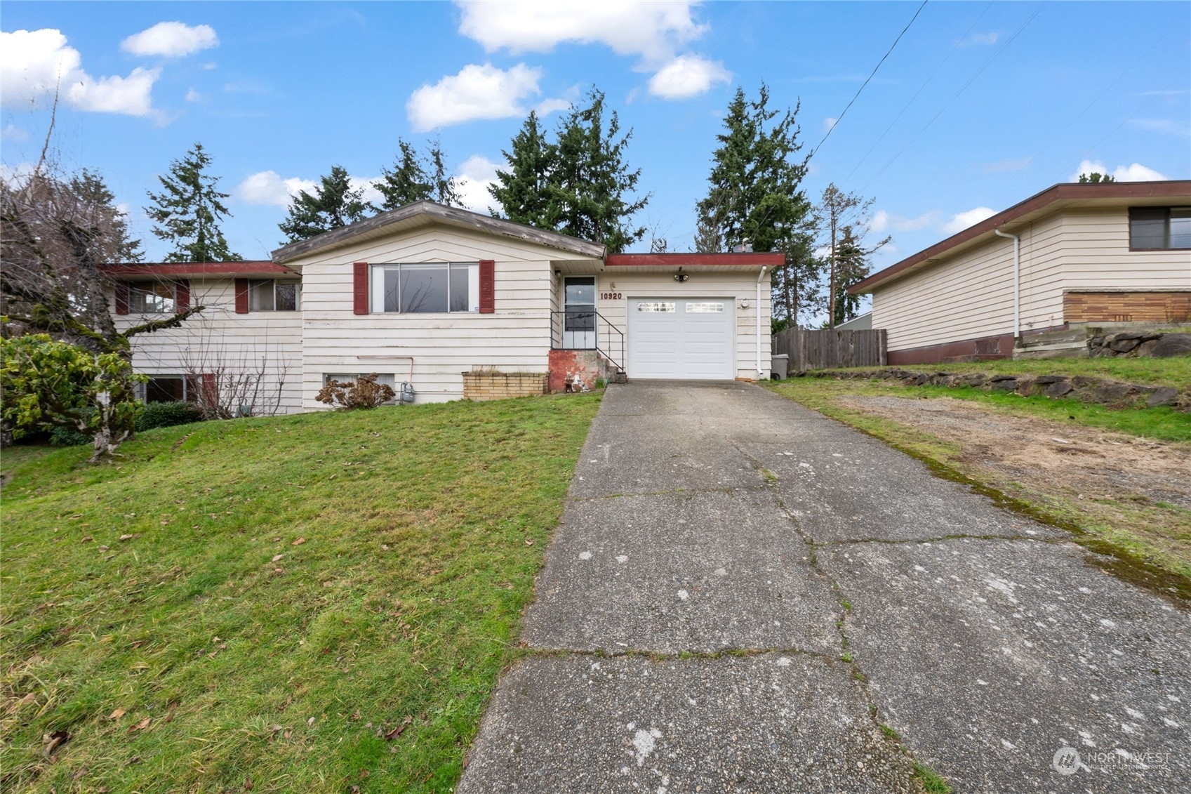 Property Photo:  10920 SE 212th Street  WA 98031 