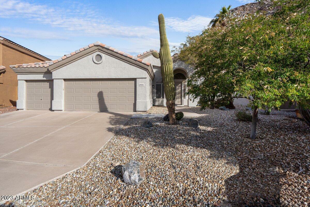 Property Photo:  15001 S 14th Place  AZ 85048 