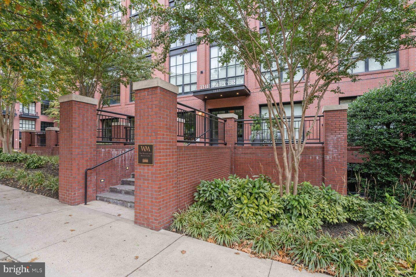 Property Photo:  1615 N Queen Street M204  VA 22209 