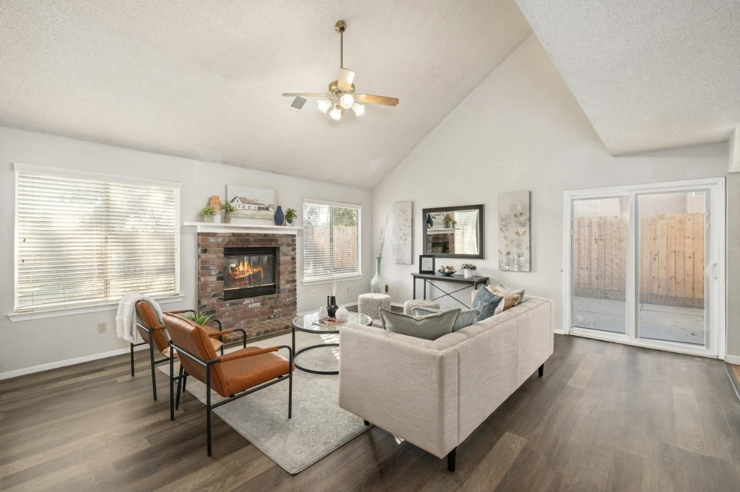 Property Photo:  2061 E Cromwell Avenue  CA 93720 
